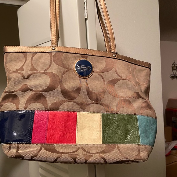 coach medium tote